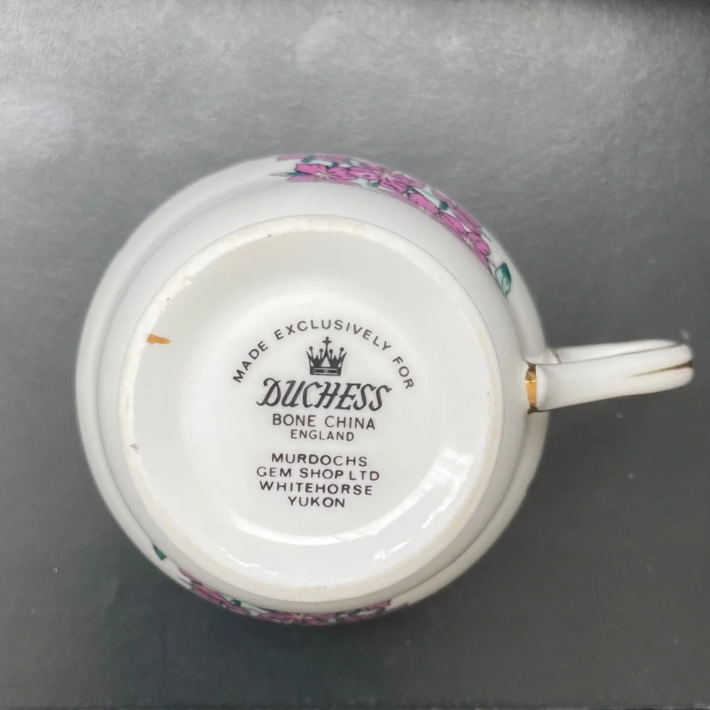 VINTAGE FIREWEED DUCHESS ENGLAND BONE CHINA FIREWEED GOLD TRIM 2 7/8" TEA CUP - Picture 3 of 4